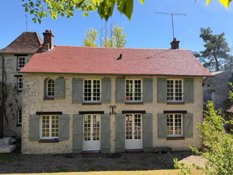 Rénovation complète d'une toiture en tuiles — toiture après travaux