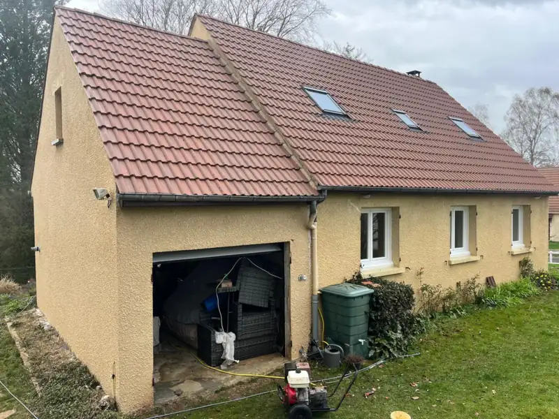 Réfection de couverture avec fenêtres de toit — toiture après travaux